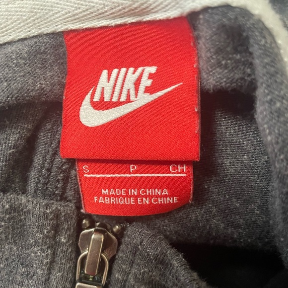 🪴Amazing charcoal Nike zipper hoodie size small - Picture 6 of 8
